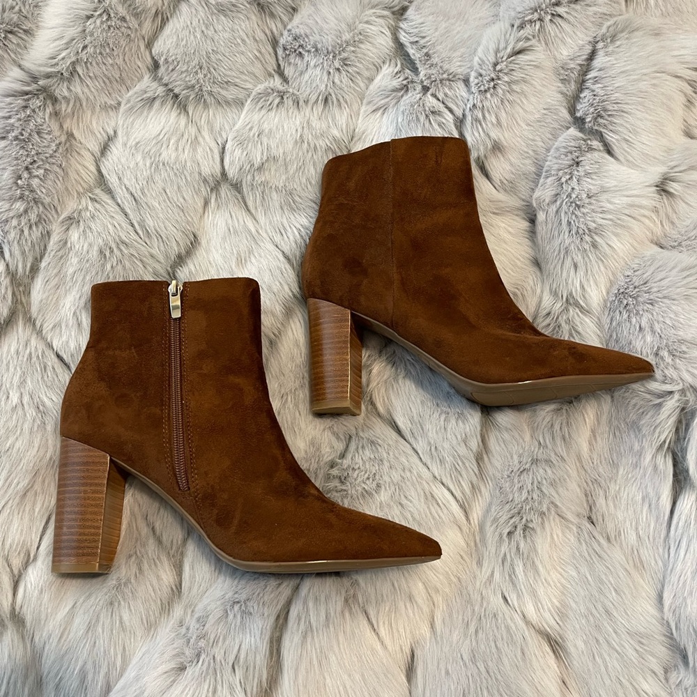 Chocolate brown suede Nine West Size 9 Women’s boot